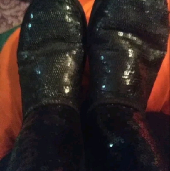 Ugg sequence black beautiful size 7 - Picture 2 of 4